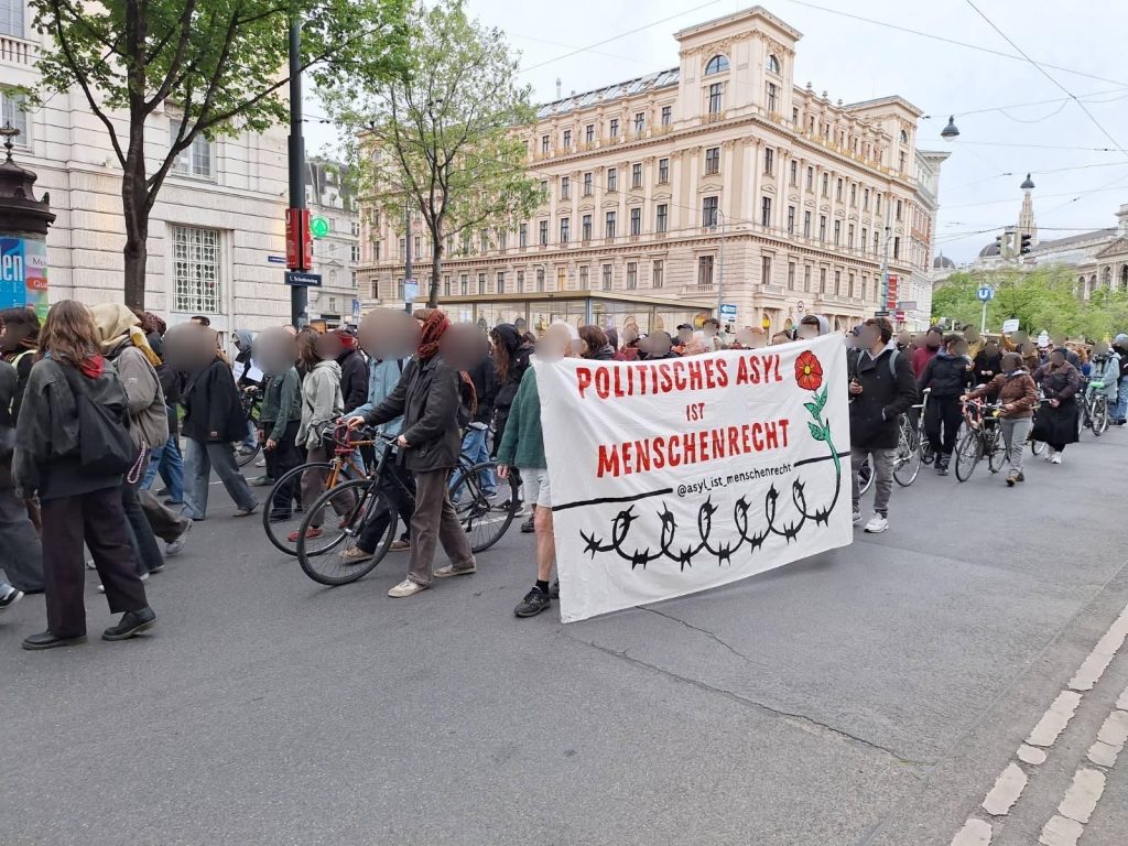 Bild eines Demonstrationszugs.