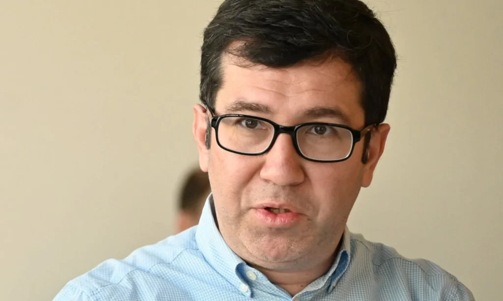 Das Foto zeigt ein Porträt von Ismail Küpeli